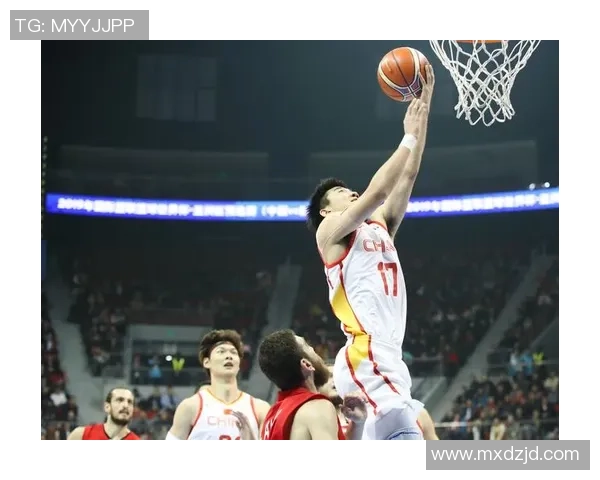 世界杯预选赛分析：北京篮球队展现出色团队协作能力与战术配合