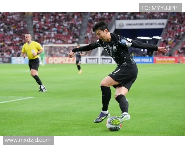 韩国足球明星展现不犯规精神引领赛场新风尚 韩国足球明星展现不犯规精神引领赛场新风尚